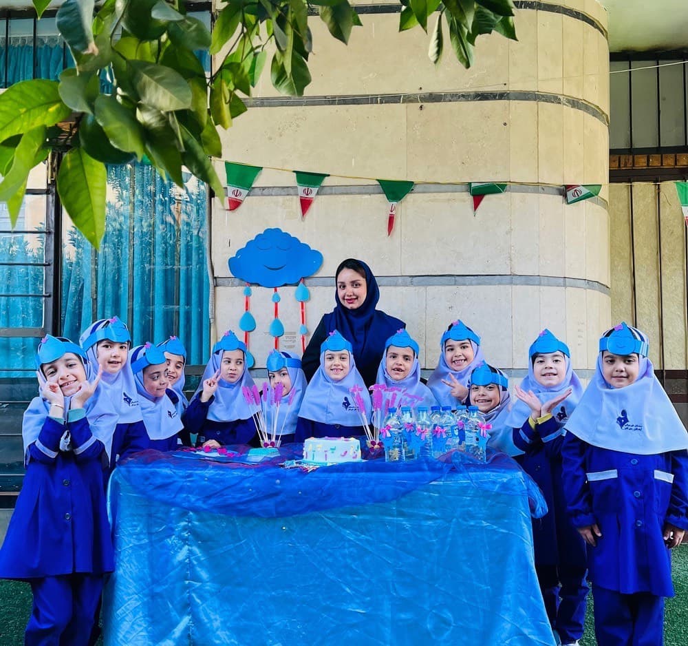  دبستان غیردولتی دخترانه هوشمند آیندگان هیرکان 
