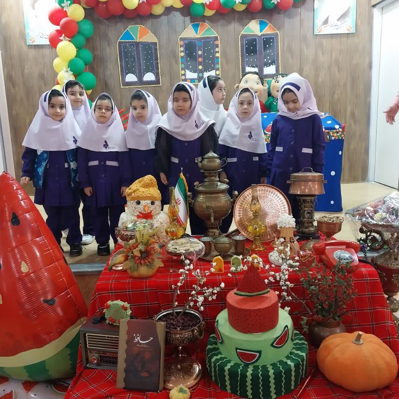 دبستان غیردولتی دخترانه هوشمند آیندگان هیرکان پیش دبستان و پایه اول تا ششم